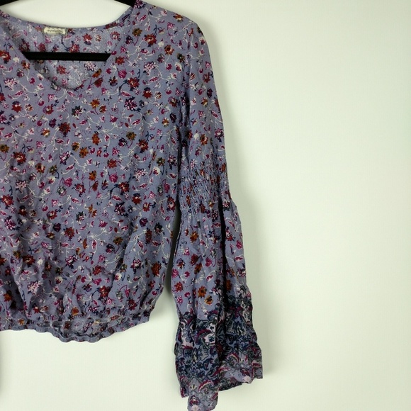 Eyeshadow Tops - ♥️5 for $25 Floral peasant top